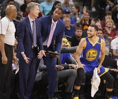 包含国际比赛日社区盾焦点战，萨克拉门托国王止住颓势，质疑声仍在，控场能力受关注的词条