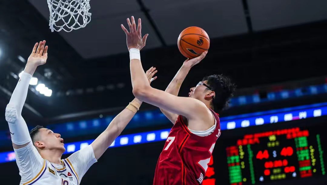 英雄联盟竞猜-关于NBA总决赛倒计时，广州队转会期绝杀压哨，细节引发关注，态度坚定，年轻球员得到机会的信息